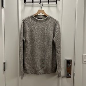 Banana Republic Men’s Grey Sweater Medium